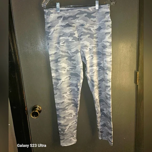 Kyodan Gray Camo Leggings - Picture 1 of 4